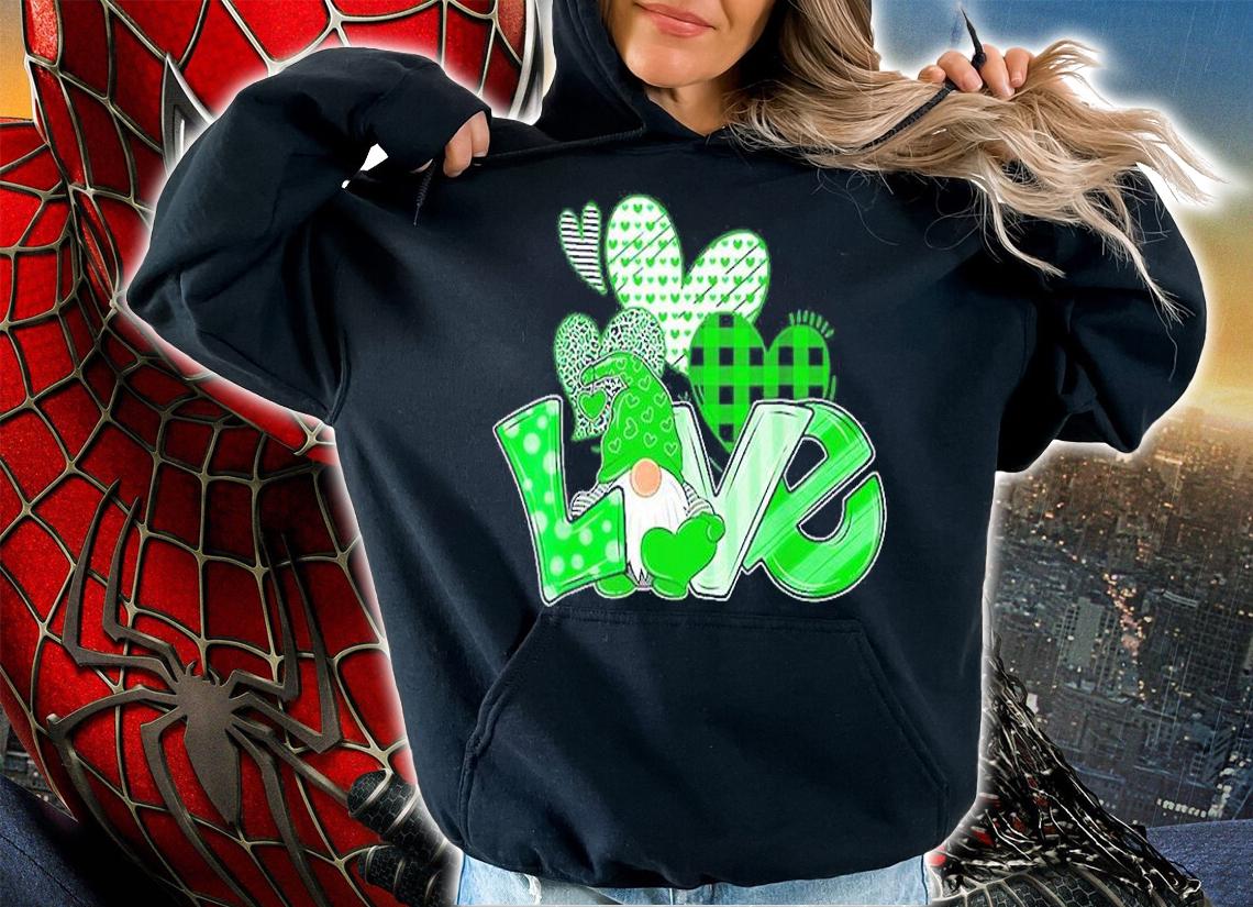St Patrick's Day Gnome Love Funny T-Shirt t-shirt