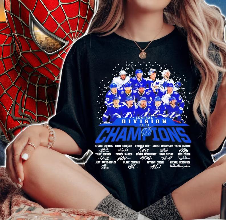 Central Division 2021 Champions Tampa Bay Lightning signatures t-shirt woman shirt