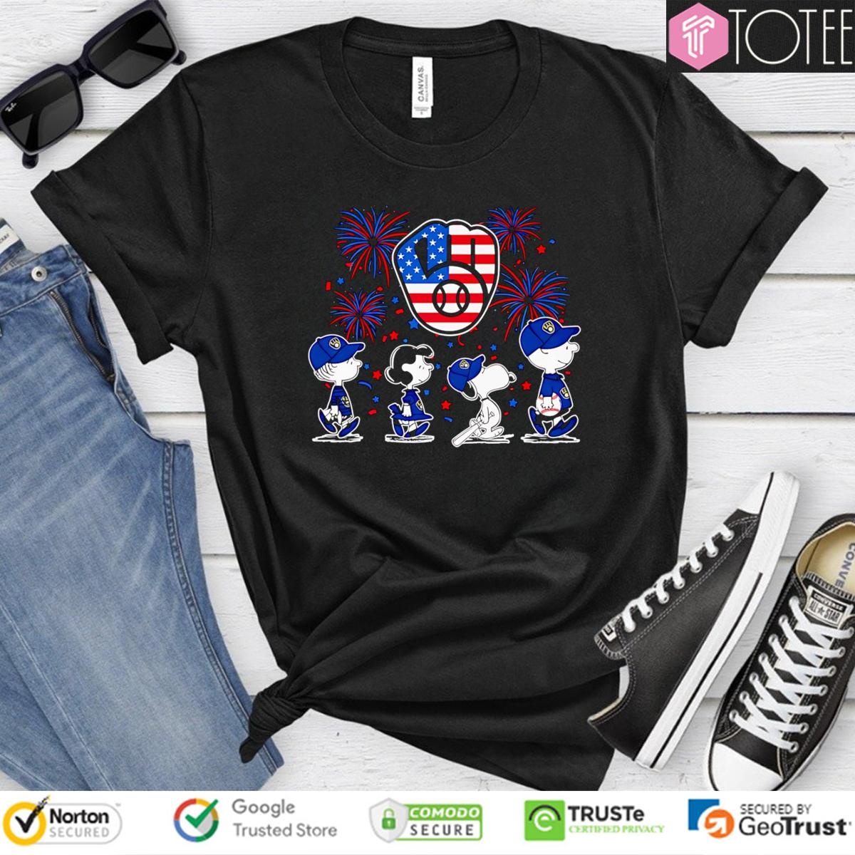 Peanuts Snoopy Milwaukee Brewers Fireworks 4Th Of July T-shirt